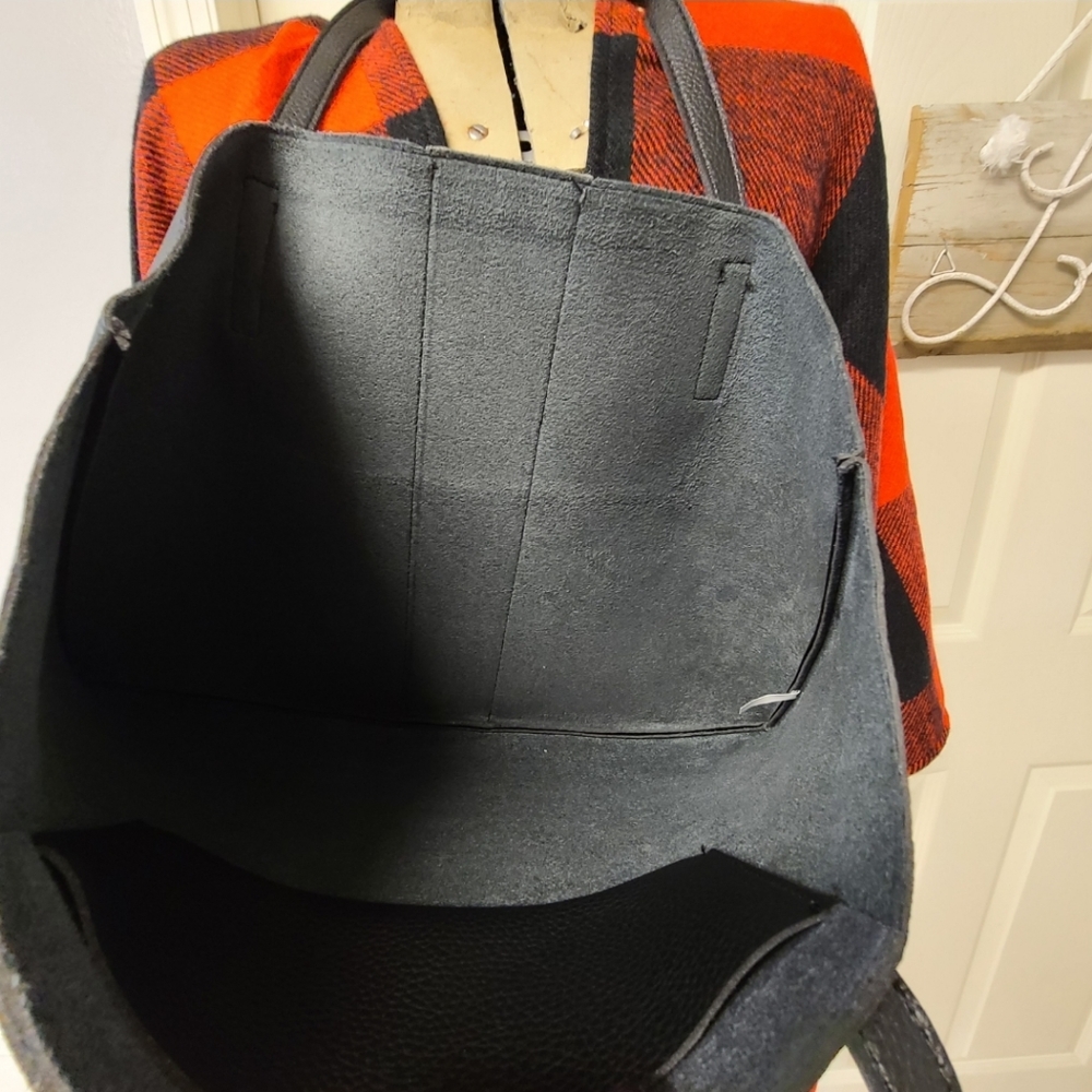 VINCE CAMUTO BLACK BUTTERY SOFT LEATHER TOTE SHOULDERBAG - Picture 7 of 10